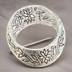 Vintage Signed Emmons‎ Silver Toned Brooch Pin Floral Brushed Round